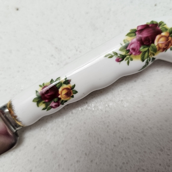Royal Albert Cheese Knife - Picture 2 of 4